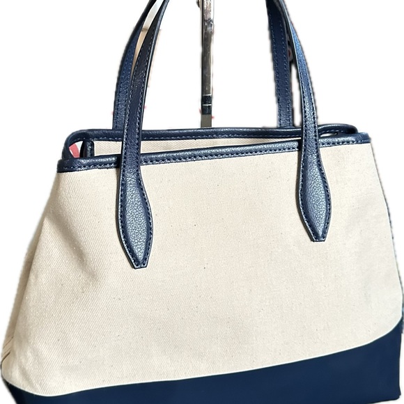 Designer Handbag Kate Spade Rare Patent Canvas Crossbody Tote Bag w/Dust Cover - Picture 4 of 17